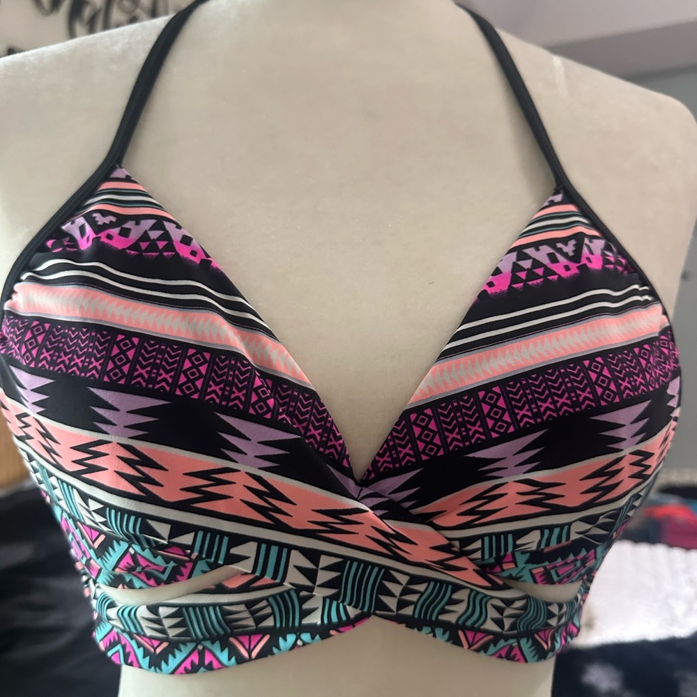 🌸🌸Xhilaration Pink and Black Geometric Bikini